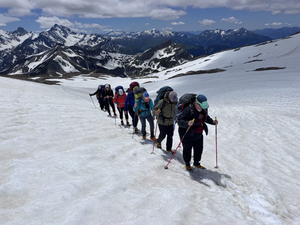 début juin, montée au col des Fours depuis la Croix du Bonhomme